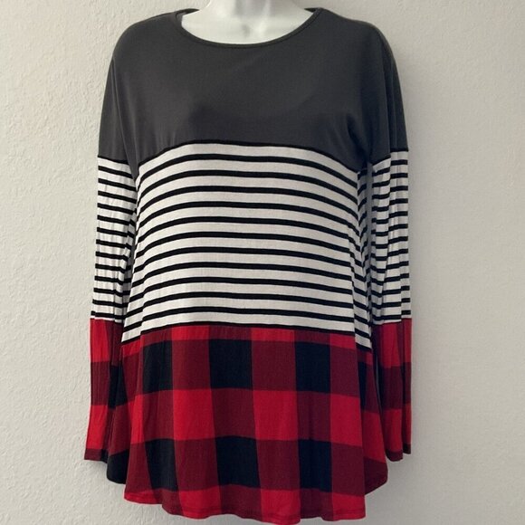 ZENANA BUFFALO CHECK PLAID TOP - Picture 1 of 8